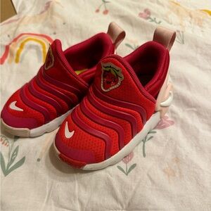Nike dynamo toddler size 7